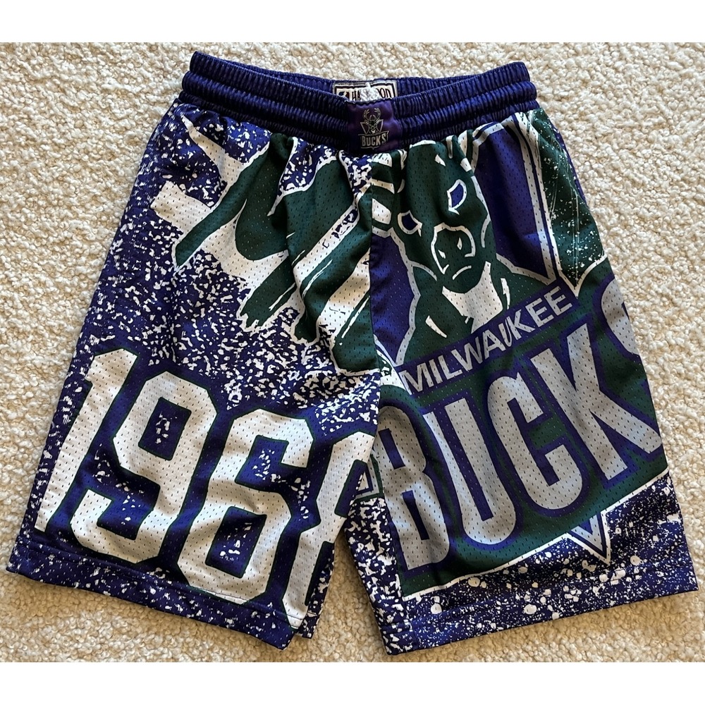 Youth Mitchell & Ness Hardwood Classics NBA Milwaukee Bucks Shorts Boys M 10/12